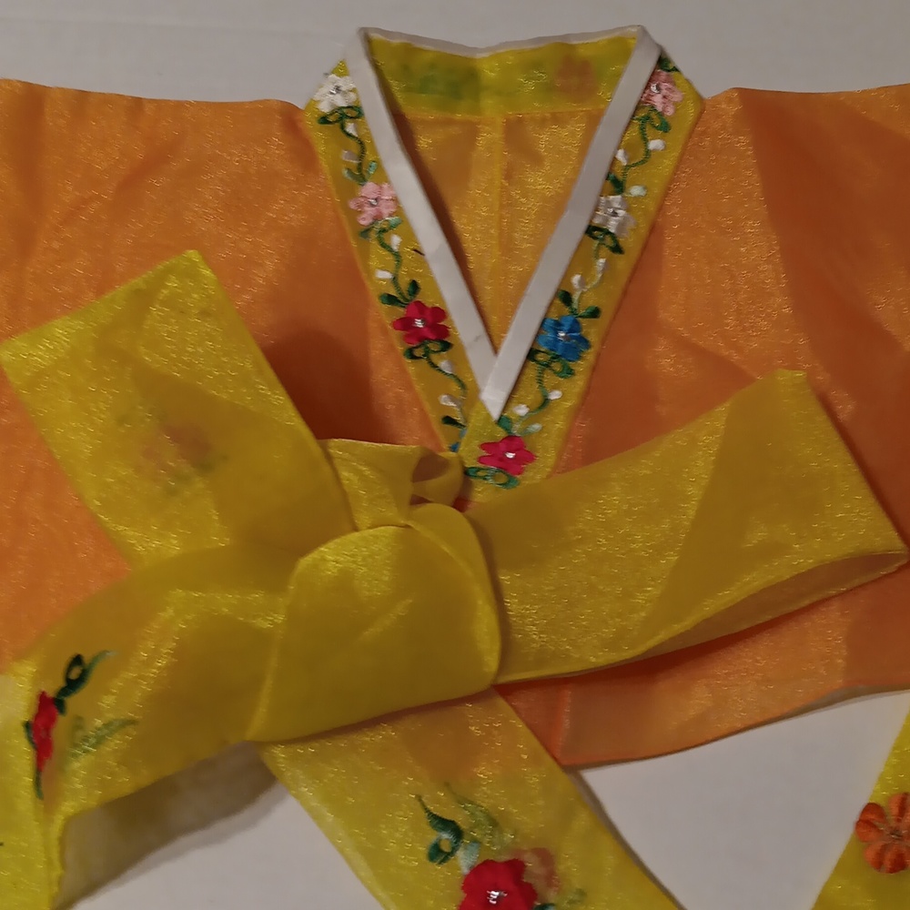 Hanbok Authentic Korean - Picture 2 of 3